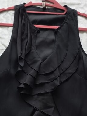5|48 Black Ruffled Sleeveless Blouse